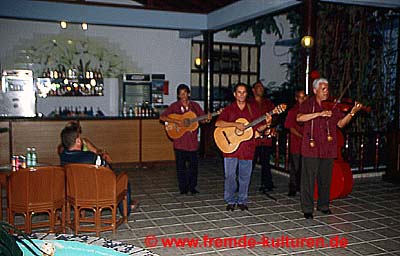 Cubanische Live-Musik an der Hotelbar