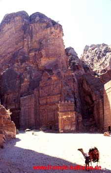Blockgrab in Petra